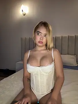 Snapshot of Mia_Roswell chatting on May 21, 2026, 10:17 pm Mia Roswell online show from May 21, 2026, 10:17 pm