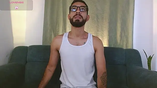 ReyPablo1 online show from October 8, 2025, 8:39 pm