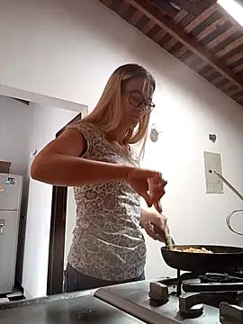 Mariam Arango online show from October 27, 2025, 3:16 pm