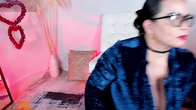 Snapshot of DivaFlamme chatting on September 22, 2025, 4:47 am DivaFlamme online show from September 22, 2025, 4:47 am