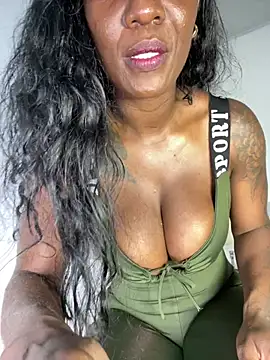 Snapshot of Bustykeyla chatting on December 19, 2024, 10:53 pm Bustykeyla online show from December 19, 2024, 10:53 pm