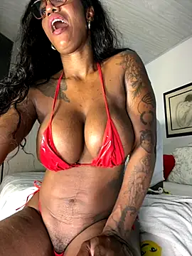 Snapshot of Bustykeyla chatting on November 2, 2025, 12:13 am Bustykeyla online show from November 2, 2025, 12:13 am