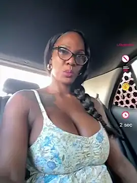 Bustykeyla online show from April 24, 2026, 7:49 pm