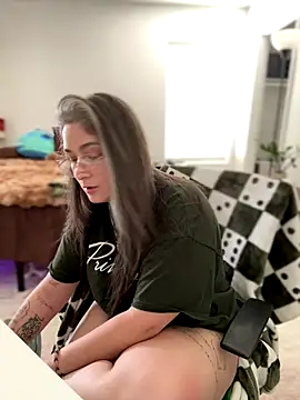 Alix Valentine online show from September 8, 2025, 7:46 pm