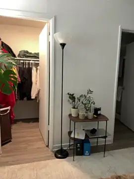 Alix Valentine online show from October 4, 2025, 4:38 pm