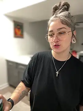 Alix Valentine online show from May 1, 2026, 3:05 pm