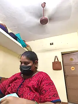 Snapshot of Villageanuty chatting on October 3, 2025, 10:01 am Villageanuty online show from October 3, 2025, 10:01 am