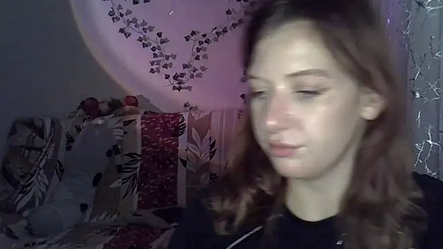 Lily Ember online show from November 25, 2025, 7:03 pm