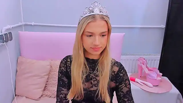 EvetteRose online show from January 18, 2026, 1:59 pm