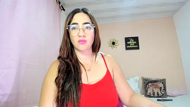 Snapshot of TamiDesire chatting on June 12, 2026, 5:12 pm TamiDesire online show from June 12, 2026, 5:12 pm