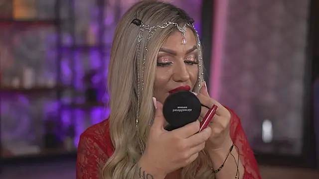 AlmaVelia online show from September 14, 2025, 7:02 pm