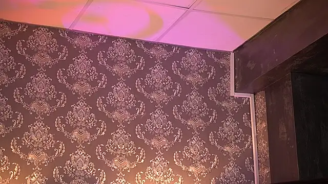 AlmaVelia online show from November 29, 2025, 7:39 pm