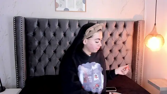 Snapshot of Anya_Belth chatting on June 21, 2026, 12:41 pm Anya Belth online show from June 21, 2026, 12:41 pm