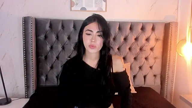 Snapshot of Anya_Belth chatting on July 1, 2026, 7:13 pm Anya Belth online show from July 1, 2026, 7:13 pm