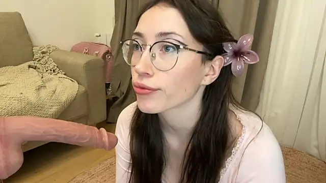 Kelly Berry   online show from December 16, 2025, 5:18 pm