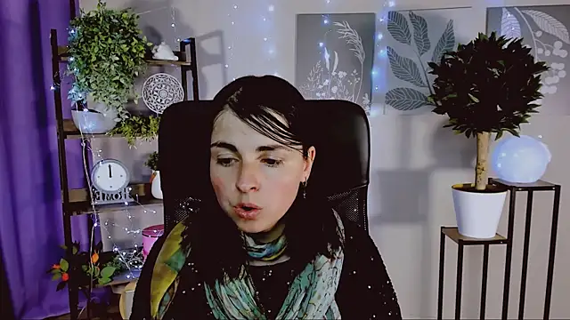 MartaEdams online show from April 23, 2026, 12:40 pm