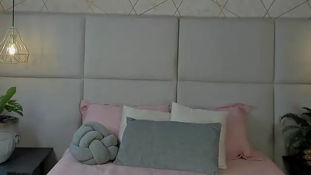 Snapshot of SamayRyann chatting on May 16, 2026, 1:43 pm SamayRyann online show from May 16, 2026, 1:43 pm