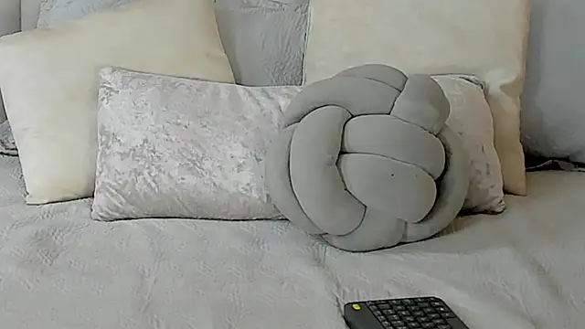 Snapshot of SamayRyann chatting on July 7, 2026, 1:59 pm SamayRyann online show from July 7, 2026, 1:59 pm
