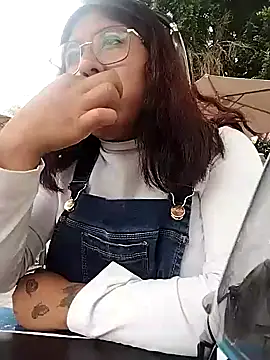 Snapshot of Atenea69 chatting on October 3, 2025, 7:55 pm Atenea69 online show from October 3, 2025, 7:55 pm