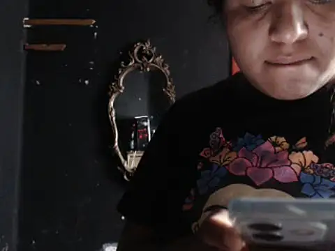 Snapshot of Atenea69 chatting on October 27, 2025, 7:29 pm Atenea69 online show from October 27, 2025, 7:29 pm