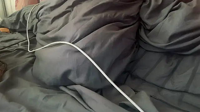 kSwisssxxx online show from October 26, 2025, 8:48 pm