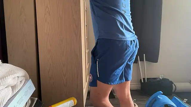 kSwisssxxx online show from December 4, 2025, 10:18 pm