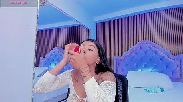 Snapshot of SelenaStonne chatting on October 25, 2025, 7:52 pm SelenaStonne online show from October 25, 2025, 7:52 pm