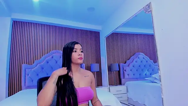 Snapshot of SelenaStonne chatting on November 4, 2025, 8:30 pm SelenaStonne online show from November 4, 2025, 8:30 pm