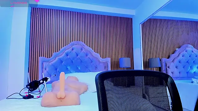 Snapshot of SelenaStonne chatting on November 16, 2025, 8:14 pm SelenaStonne online show from November 16, 2025, 8:14 pm