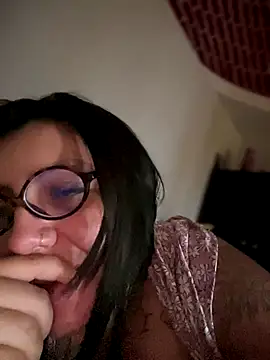 victoria amatista  online show from September 26, 2025, 11:42 pm