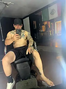 Snapshot of crazybarber69 chatting on September 19, 2025, 6:48 am crazybarber69 online show from September 19, 2025, 6:48 am