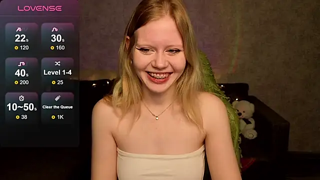 Snapshot of Wendy_228 chatting on October 14, 2025, 1:17 am Wendy 228 online show from October 14, 2025, 1:17 am