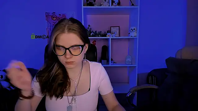 foxy tease  online show from September 26, 2025, 1:31 am