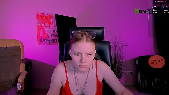 Snapshot of foxy_tease_ chatting on November 8, 2025, 1:00 pm foxy tease online show from November 8, 2025, 1:00 pm