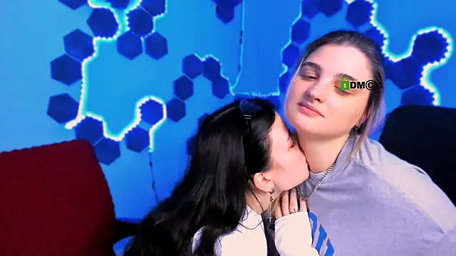 Snapshot of foxy_tease_ chatting on December 13, 2025, 8:25 pm foxy tease online show from December 13, 2025, 8:25 pm