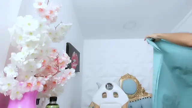 Snapshot of eimy_skinny_ chatting on October 29, 2025, 6:53 pm eimy skinny online show from October 29, 2025, 6:53 pm