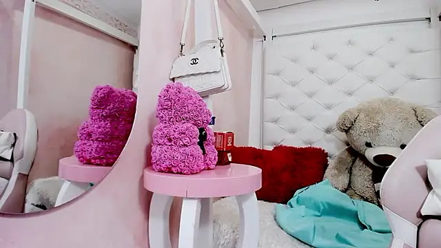 Snapshot of eimy_skinny_ chatting on February 20, 2026, 12:49 pm eimy skinny online show from February 20, 2026, 12:49 pm