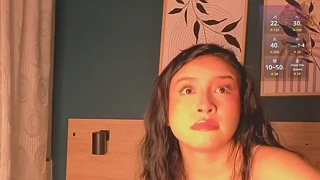 SarahMiler  online show from September 10, 2025, 11:43 am