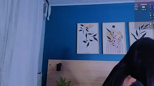 SarahMiler  online show from September 19, 2025, 11:44 am