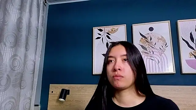 SarahMiler  online show from December 5, 2025, 7:43 pm