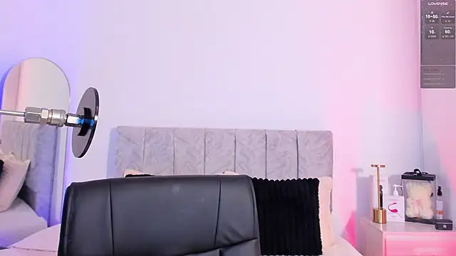 Taylormaxwell online show from February 12, 2026, 8:04 pm