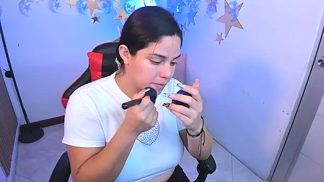 Snapshot of lucia_ht chatting on October 9, 2025, 12:41 am lucia ht online show from October 9, 2025, 12:41 am