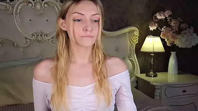 CindyFors online show from September 17, 2025, 8:54 pm