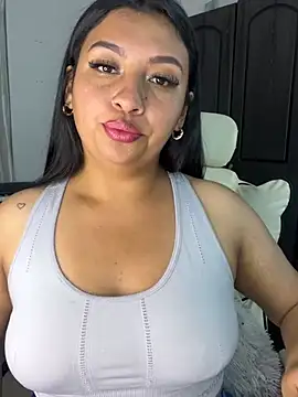 Issa Santana online show from July 10, 2026, 9:06 pm