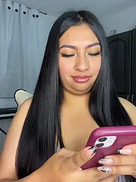 Issa Santana online show from July 27, 2026, 10:50 pm