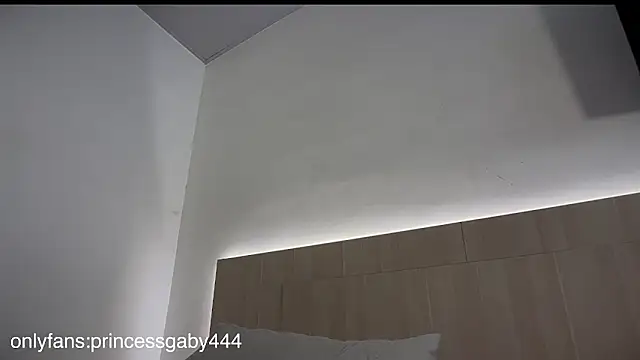 4444ngel online show from September 23, 2025, 2:31 pm