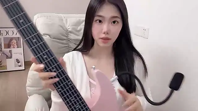 suki-1 online show from December 22, 2025, 6:10 am