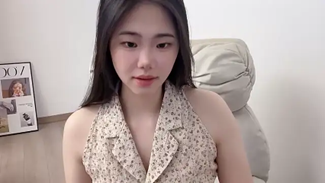 Snapshot of suki-1 chatting on May 13, 2026, 8:34 am suki-1 online show from May 13, 2026, 8:34 am