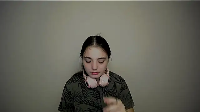 Sun Shine   online show from September 26, 2025, 6:34 pm