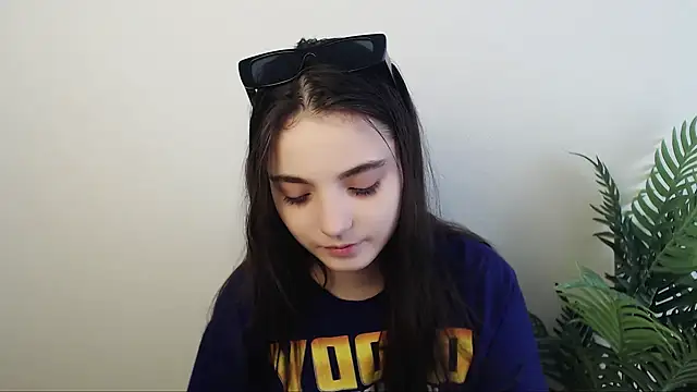 Sun Shine   online show from October 18, 2025, 7:09 am